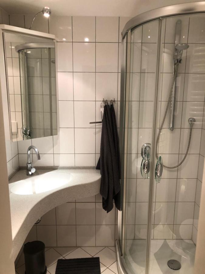 Moderne Ferienwohnung Am Yachthafen 巴德茨维什安 外观 照片